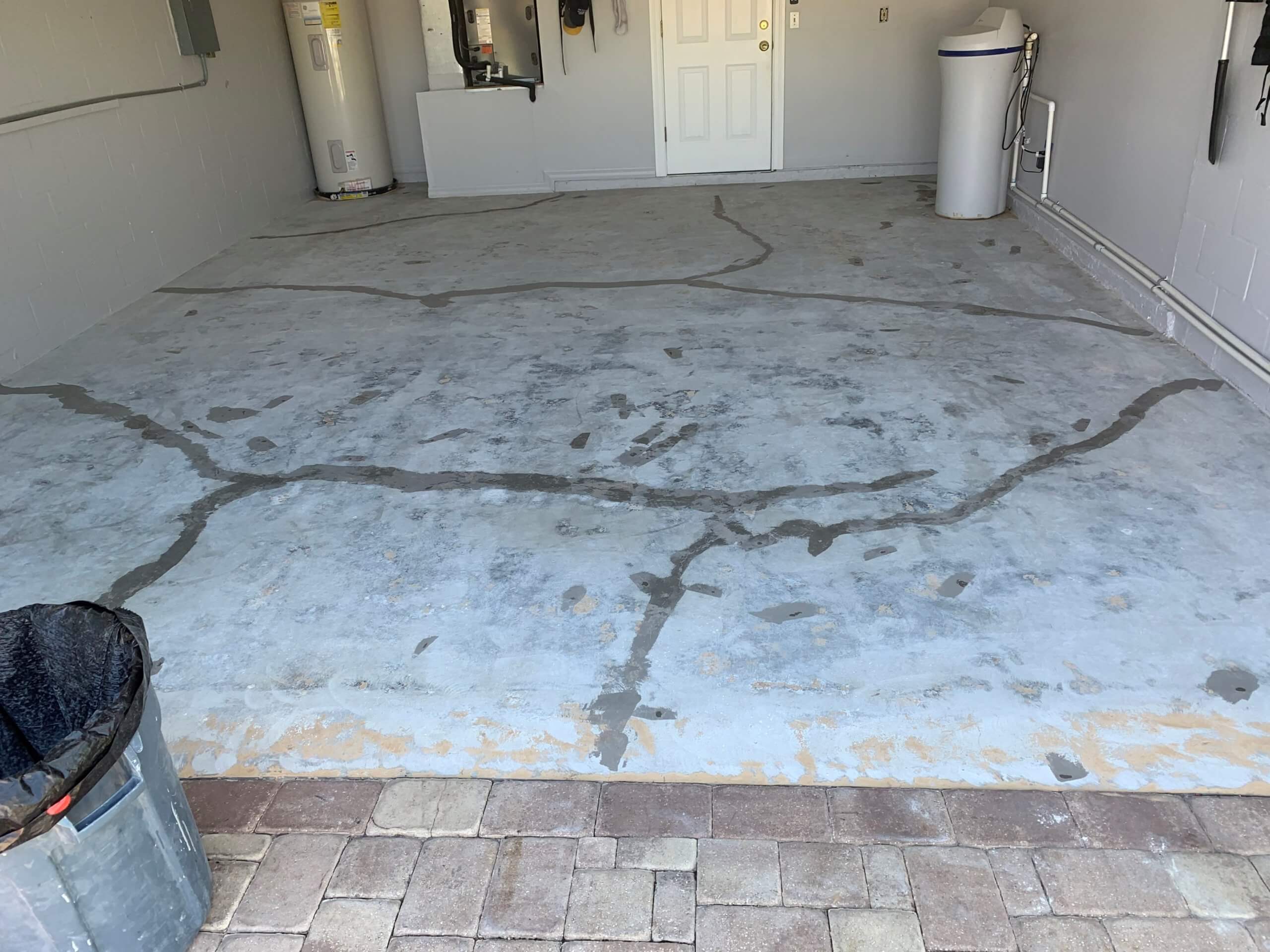 Epoxy Flooring: DIY vs. Hiring Pros – Weighing the Brushstrokes